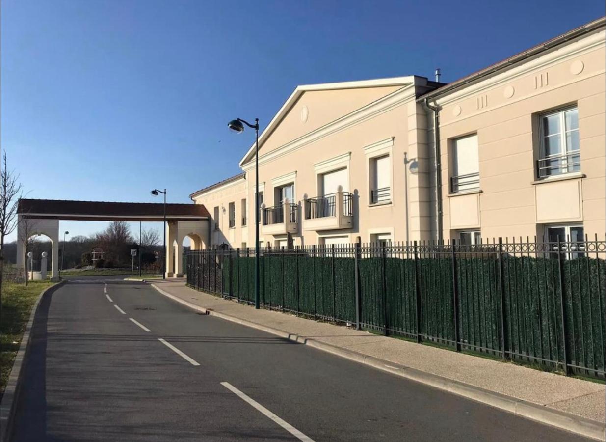 Logement Exceptionnel Avec Jardin Proche Disney Apartment Montevrain Exterior photo